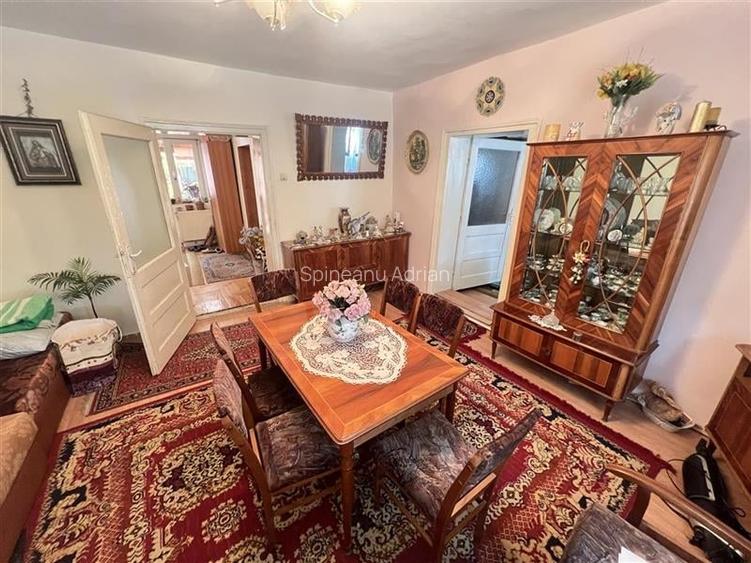 Casa pentru 2 familii zona Ghiroda, CENTRALA, teren 570mp