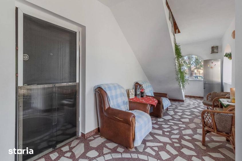 Casă cu 7 camere cu Teren 1230 Mp în Borș