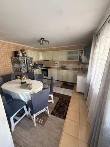 Casa/Vila multifunctioanala  230 mp utili, 520 mp teren, zona Burdujeni - 11