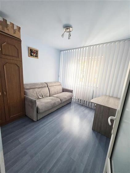Vind apartament doua camere semidecomandat Brasov - 6