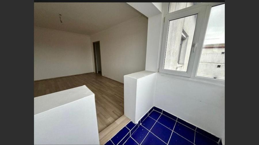 Apartament 3 camere semidecomandat , Zona Cascada - 2