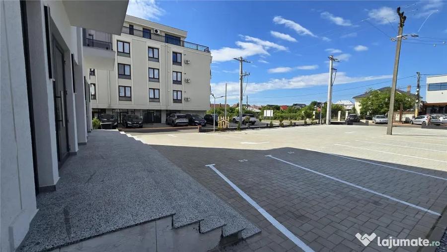 Spațiu comercial, de 929 mp, în Ipotești