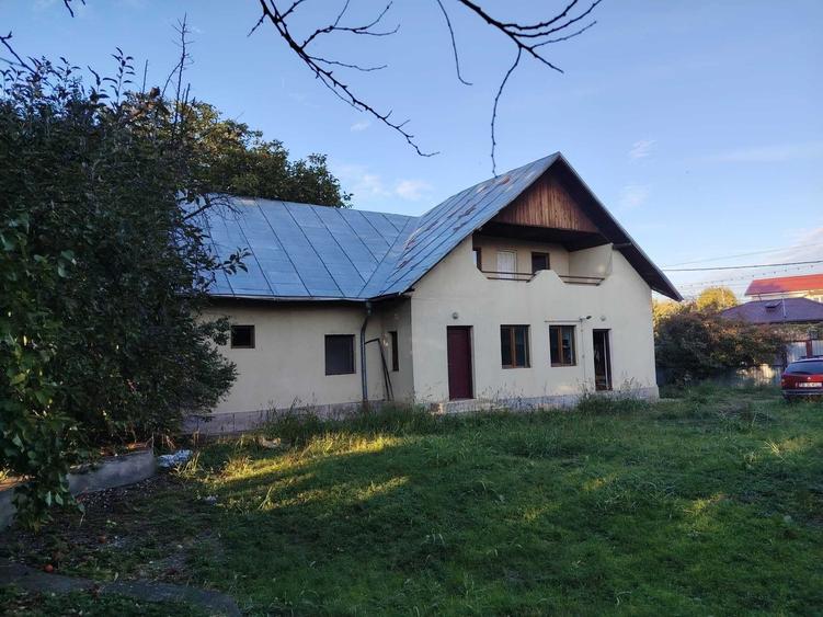 Casă cu 4 camere în Central