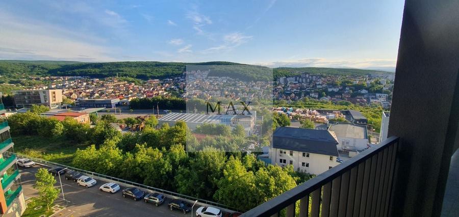 Apartament cu 3 camere, mobilat în Zorilor
