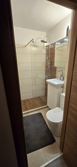 Apartament cu 2 camere semidecomandat în Tei