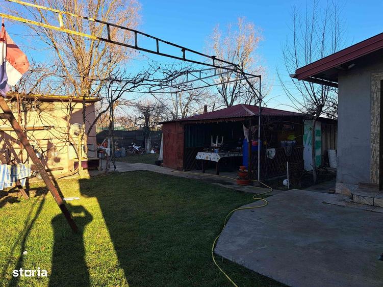 Casă cu 6 camere cu Teren 1500 Mp în Braniștea