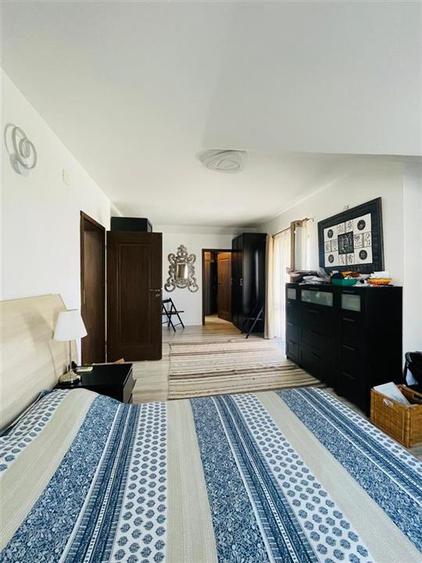 Duplex cu 5 camere cu Canalizare în Central
