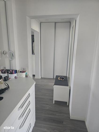 Apartament cu 3 camere decomandat în Micro 16