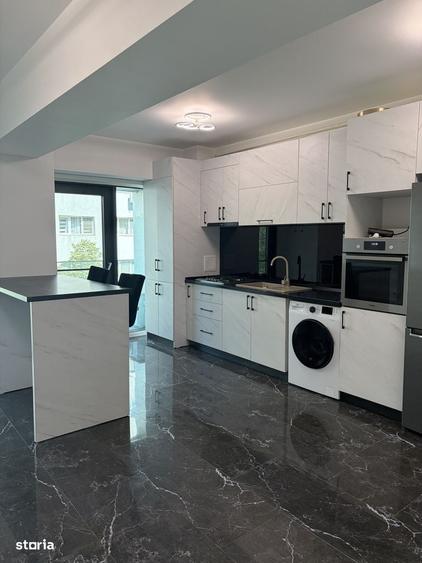 Apartament cu 3 camere în Podu Roș