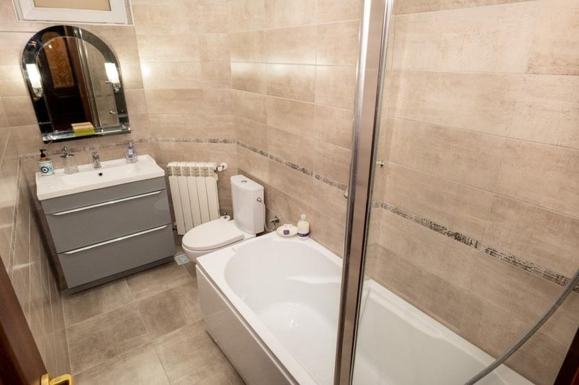 Casă individuală cu 10 camere cu Canalizare în Snagov