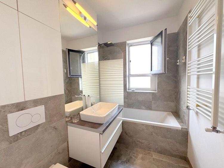 Apartament cu 2 camere semidecomandat, mobilat în Aradului