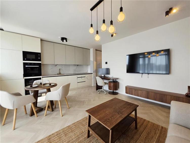 Apartament cu 2 camere decomandat, mobilat în Aradului