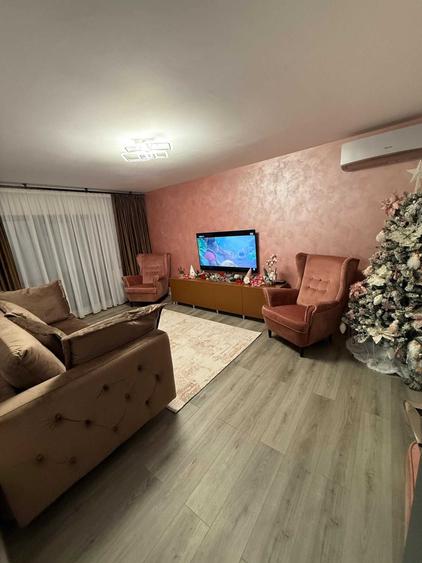 Apartament cu 3 camere decomandat în Central