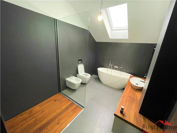 Penthouse, etaj1, 200 mp, MOBILAT SI UTILAT DE LUX, centru - 16