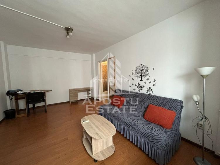 Apartament cu 2 camere, proaspat renovat, clima, in Piata Victoriei Apartament cu 2 camere, proaspat renovat, clima, in Piata Victoriei
