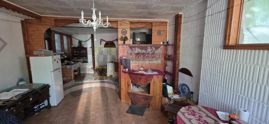 Casa de vanzare cu 5 camere in Mislea - 2