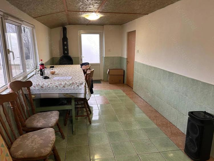 De vanzare proprietate cu doua case in aceea?i curte stil bana?ean + Teren BONUS - 4