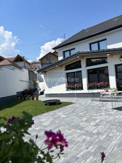 Apartament singur în curte la Casă /2 camere/103 MP utili/Acces auto