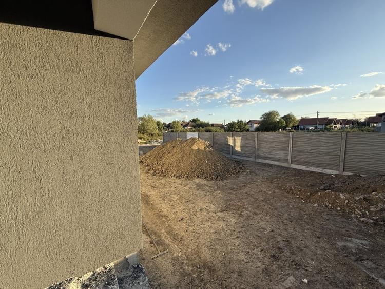 Casa individuala, 4 camere, 2 bai, 110 mp utili, 408mp teren in Utvin - 13