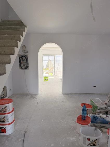 Casă cu 5 camere cu Teren 575 Mp în Moșnița Nouă