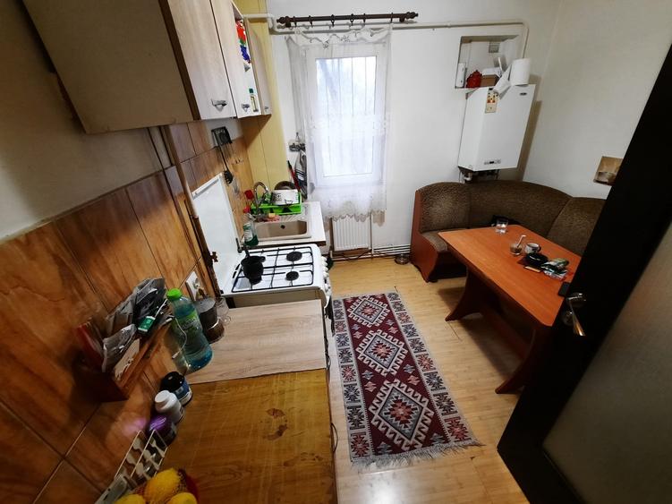 Apartament cu 2 camere, zona Podu Ros - 1