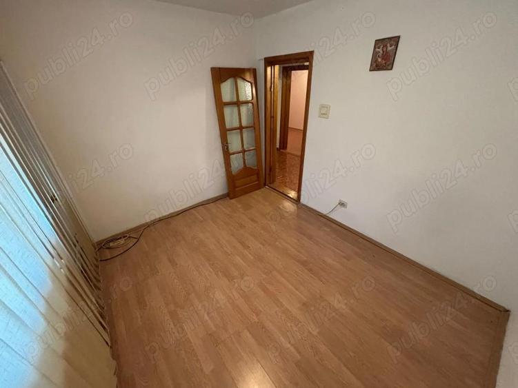 Apartament de vanzare - SUD - 3 camere - Decomandat - 3
