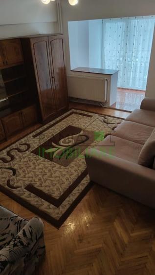 Apartrament 3 camere de inchiriat Decomandat. - 1