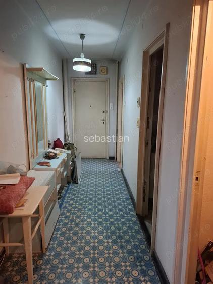 Vand!!! Ap 2 cam total decomandat etaj 3 Vlaicu