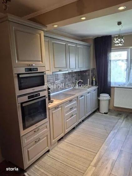 Apartament cu 4 camere semidecomandat în Nufărul Apartament cu 4 camere semidecomandat în Nufărul