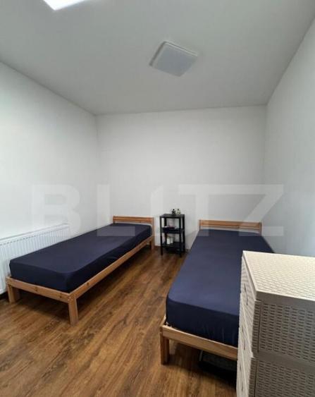 Casa spatioasa cu 4 camere, 103 mp, curte 70 mp, zona 13 Sep - 13