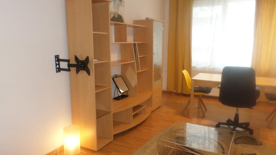 Ultracentral langa Hotel Radisson, Athenee Palas, cochet - 8