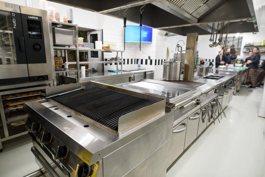 Casa cu destinație alimentație publică si comerț - 9