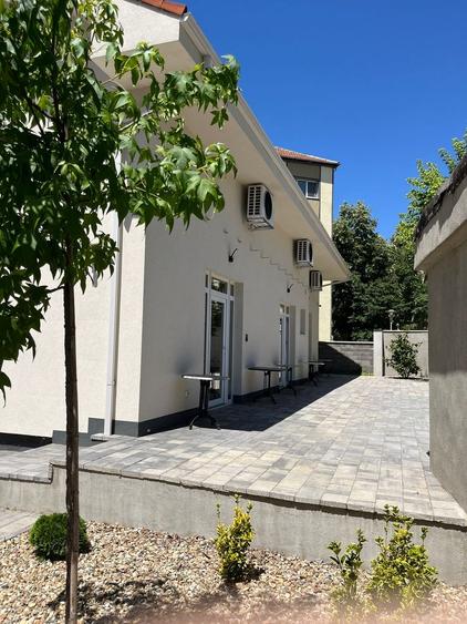 Triplex modern, între Calea Circumvalațiunii și Bulevardul Cetății - 1