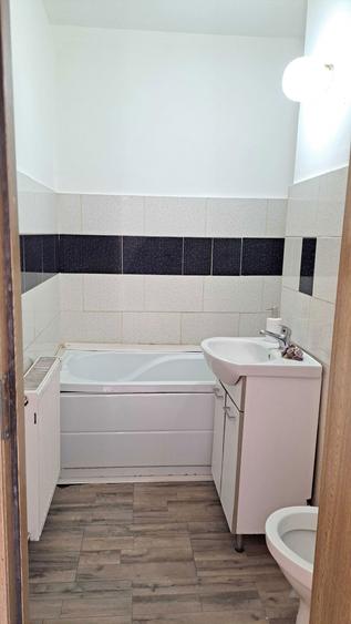 Inchiriez apartament 2 camere - 4