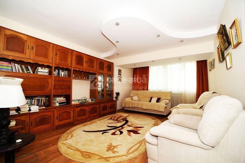 Apartament cu 3 camere decomandat, mobilat în Central Apartament cu 3 camere decomandat, mobilat în Central