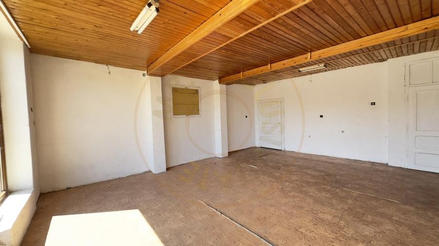 Spatiu de Inchiriat 184 mp, curte 280 mp, B-dul 25 Oct - Carei - 6