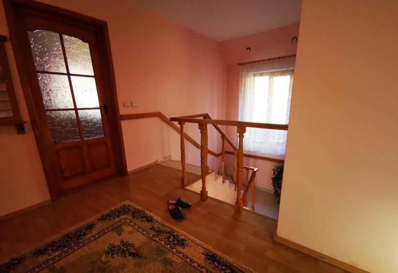 Semicentral, vila 2005, 220 MP + 350 mp teren total - 12