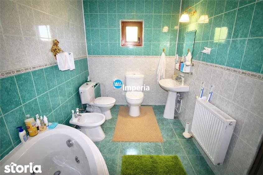 Vila P+E+M, 165 mp, garaj, teren 650 mp, canalizare, Valea Adanca - 1