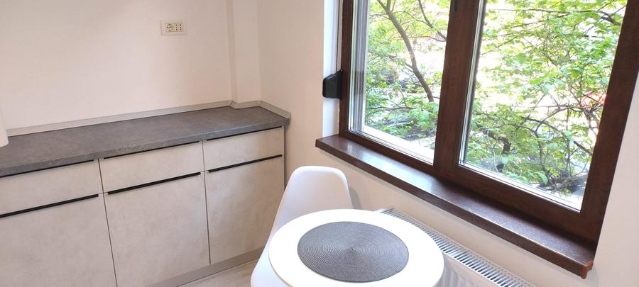 Garsoniera moderna, spatioasa ~ Etaj 1/5  ~ Loc parcare - 9