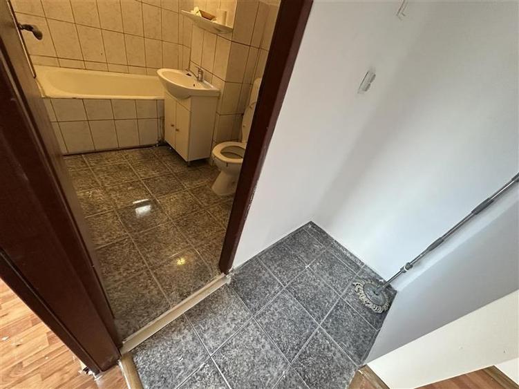 Etaj 2 bloc izolat cu centrala proprie - 4