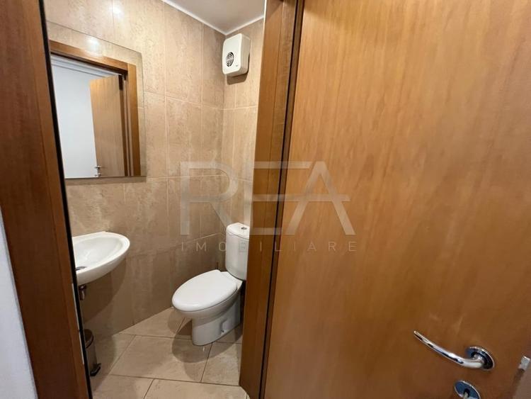 Apartament cu 5 camere decomandat în Primăverii