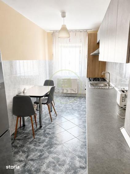 Apartament cu 3 camere decomandat în Central