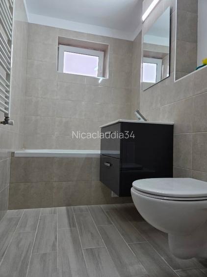 De vanzare apartament 3 camere