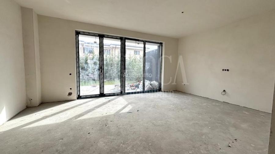 Casa 4 camere de vanzare in Floresti
