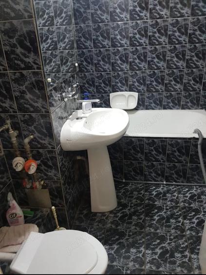 Inchiriez apartament decomandat 2 camere - 7