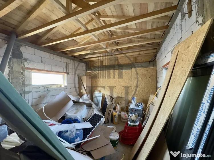 Casă cu 5 camere cu Teren 257 Mp în Valu lui Traian
