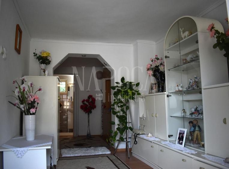 Casă individuală cu 4 camere cu Canalizare în Valenta