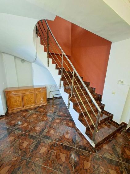 Apartament cu 4 camere decomandat în Unirii