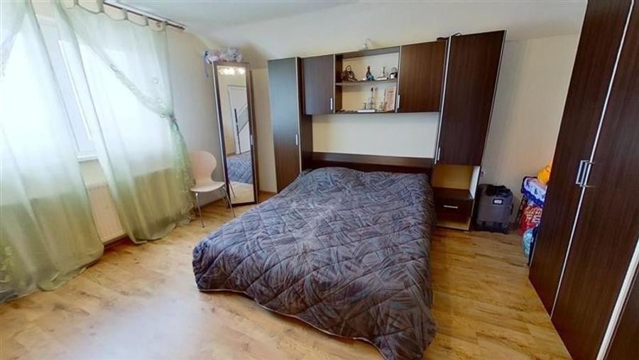 Acasa in Rasnov:Casa cu 5 camere,curte mare si liniste deplina, 500 mp teren, Ce - 30