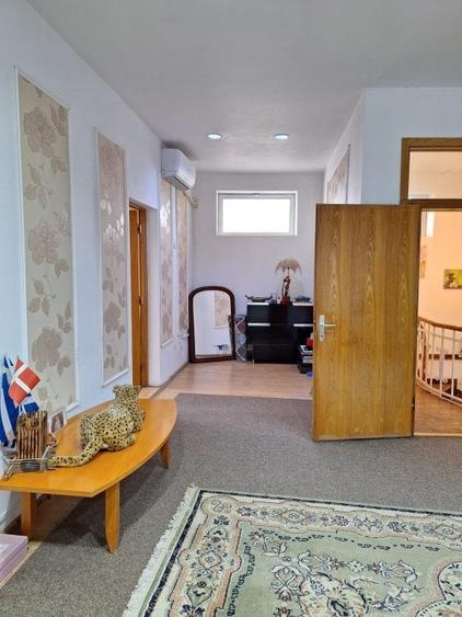 Vila fara risc seismic,renovata,izolata ext,P+1+pod inalt,9 camere,4 bai,pivnita - 21